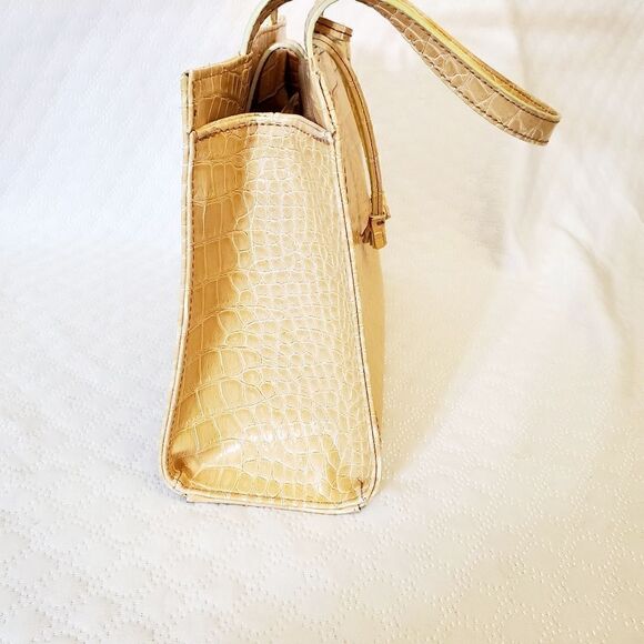 Liz Claiborne Animal Print Hand Bag - Picture 4 of 16